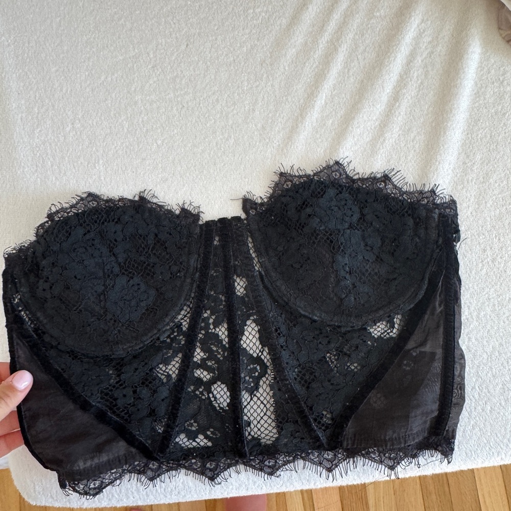 Chic Black Lace Bandeau